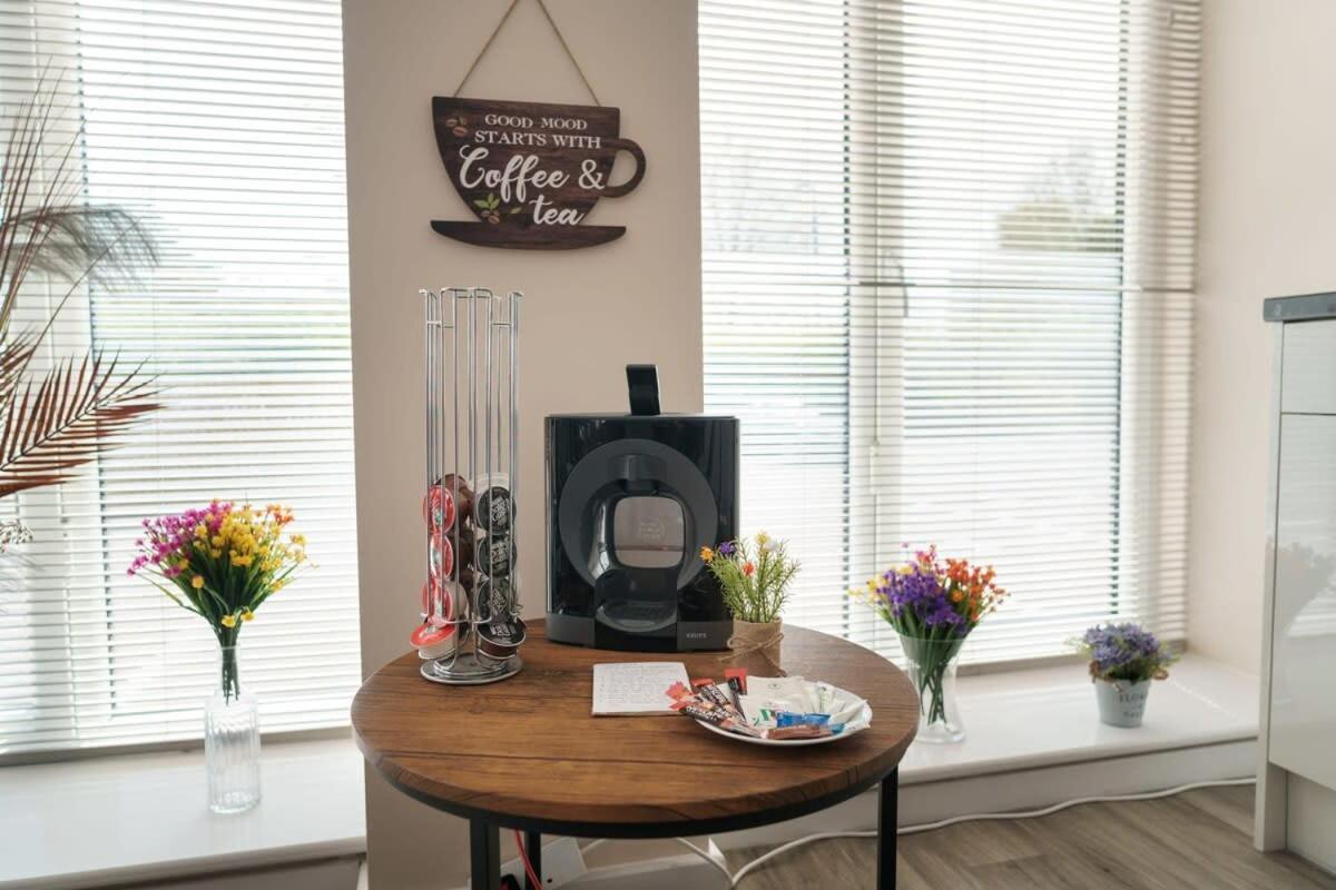 2 Bedroom Modern Apartment In Манчестер Экстерьер фото