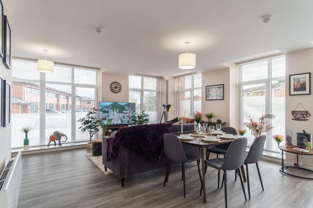 2 Bedroom Modern Apartment In Манчестер Экстерьер фото